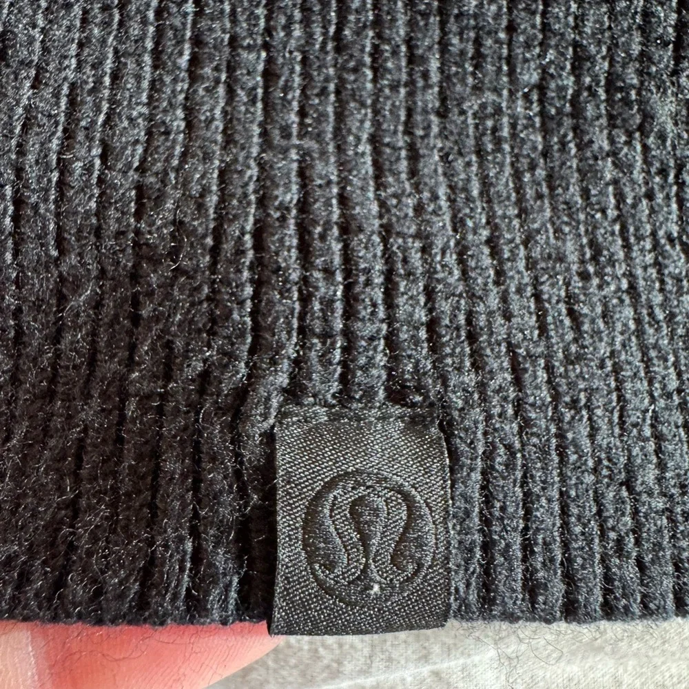 Lululemon Merino Wool Blend Ribbed Crewneck Sweater Black 10